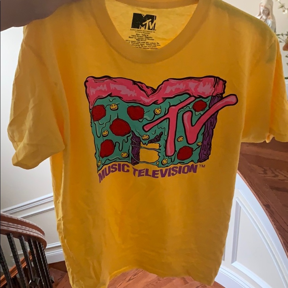 MTV graphic tee